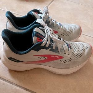 Brooks Launch 8